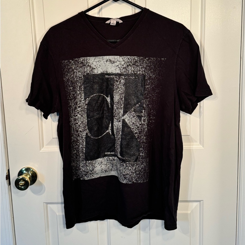 Calvin Klein distressed logo V-neck